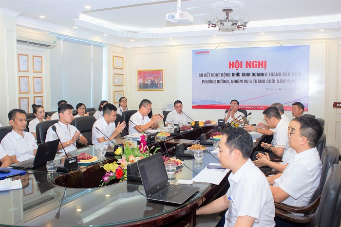 Văn phòng Công ty và các nhà máy sơ kết 6 tháng đầu năm 2023